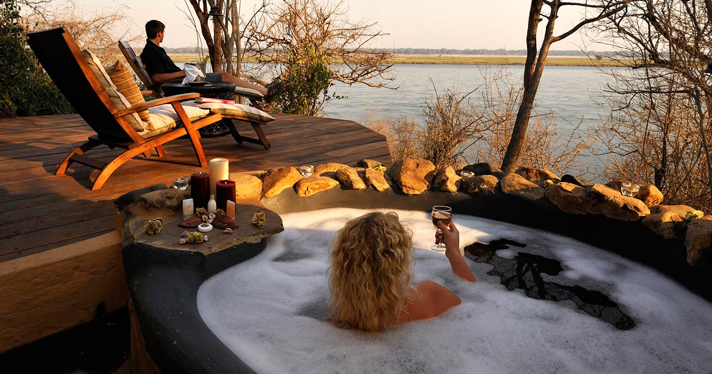 outdoor-bathroom-kasaka-river-lodge-zambia